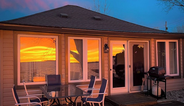 Lakefront Cottage - Erie Breeze - 3 bedroom, WIFI