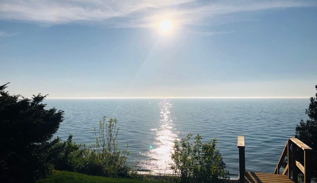 Lakefront Cottage on Lake Huron - with Private Beach!