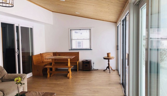 Lakefront Cottage on Long Lake with direct ITS access in St Agatha