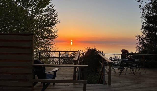 Lakefront Cottage with Private Beach & Private Beach Access