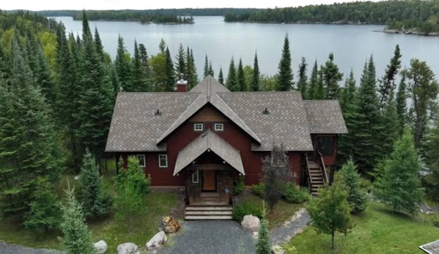 Lakefront, Drive up Cottage on Black Sturgeon Lake in Kenora