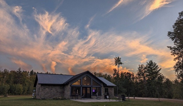 Lakefront La Casita Cottage on Golden Lake - Modern and inviting