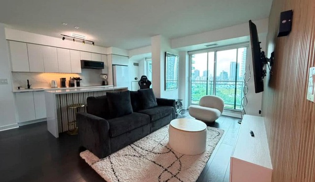 Lakefront Oasis Modern 1BR w Den with Parking