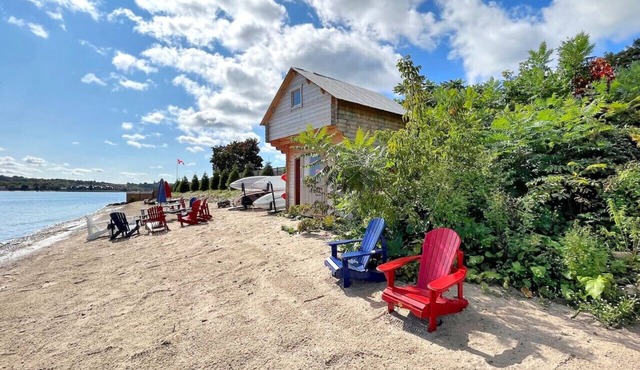Lakefront Retreat- Private Beach, up to 30 Guests!
