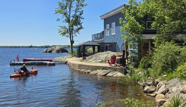 Lakehouse Loft with Roof Terrace & Wood Cedar Spa