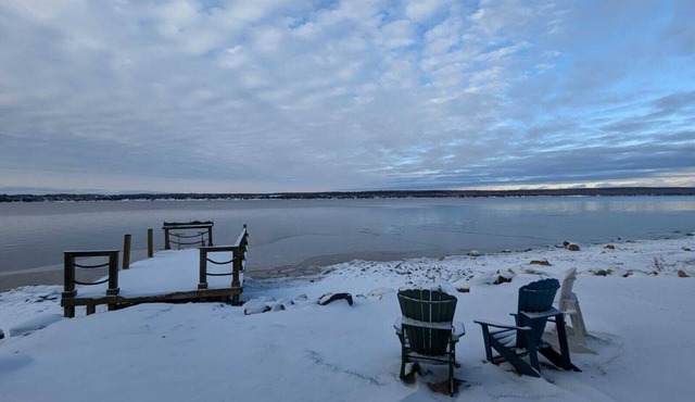 Lakeside Bliss - a waterfront dream