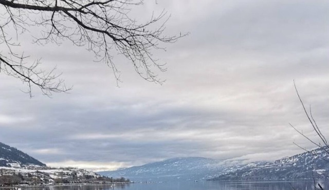 Lakeside condo with heated pool and views of Lake Okanagan