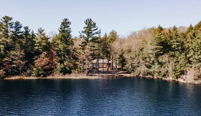 Lakeside Haven (Your Cottage Retreat)