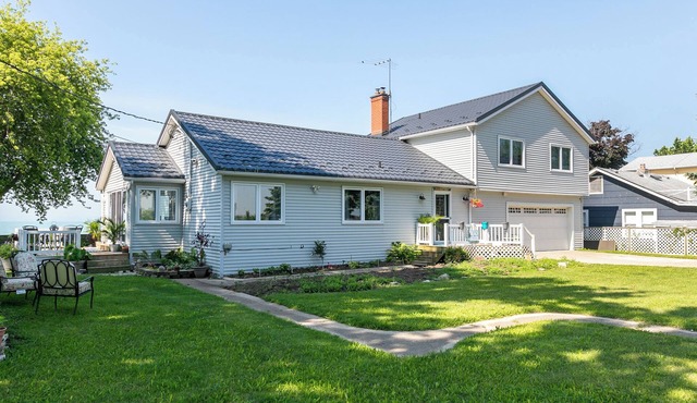 Lakeside home with 4 bedrooms and 2 baths!