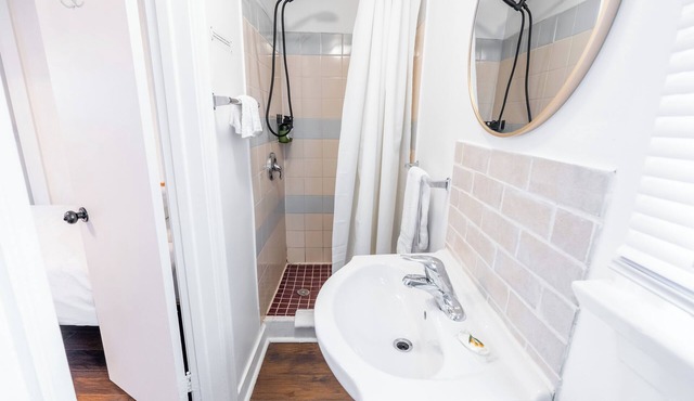 Lakeside Motel #1 | Near Ipperwash Beach | Free Parking & WiFi