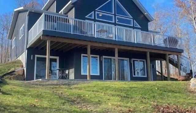Lakeside Retreat in Cloyne