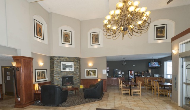 Lakeview Inns & Suites - Fort Nelson