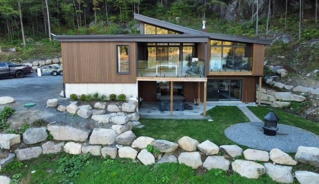Lakeview Luxury Cottage w/Private Spa