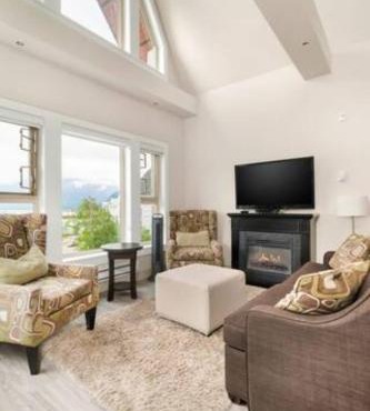 Lakeview Splendor- 7BR Penthouse Bliss Combo unit