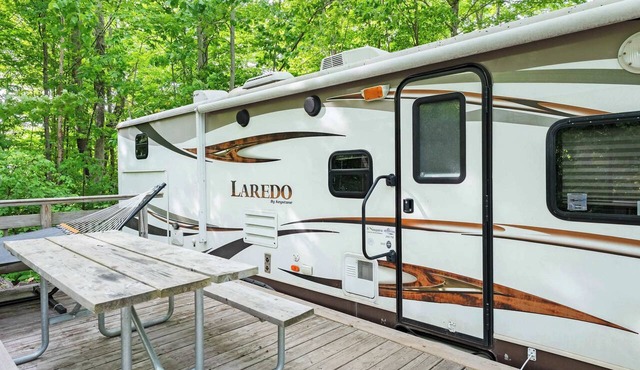 Laredo Family Glamping Getaway Nordic Spa Access