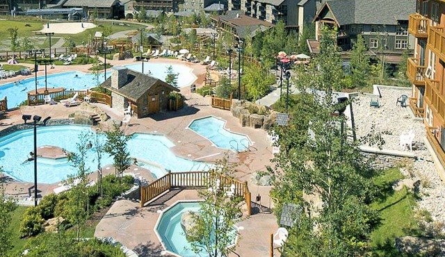 LARGE 3-Br 3-Ba | Ski In/Out | Pool & Hot Tubs | Central Upper Village Location