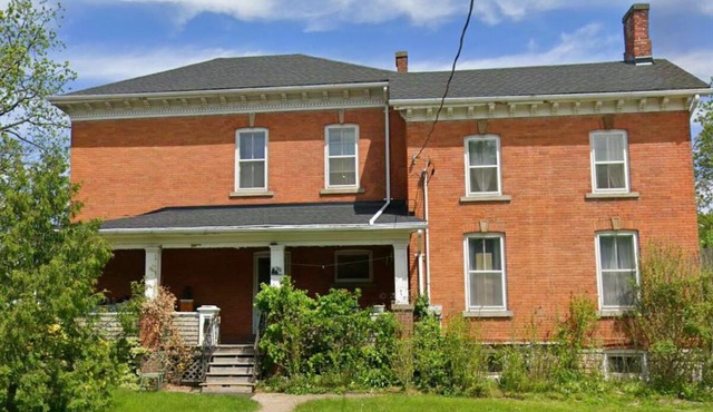 Large 7 Bedroom Heritage Home in St Catharines