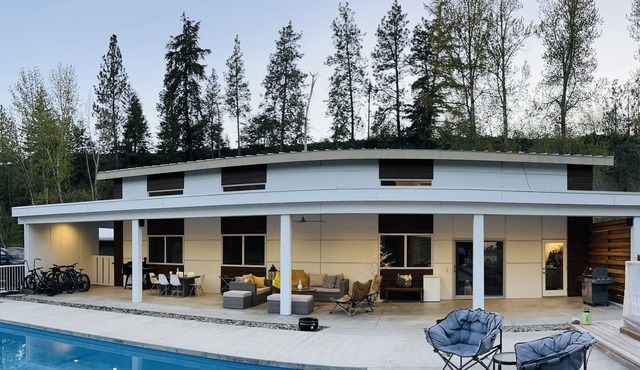 Large family home on 2.5 acres on Mission Creek w/pool.