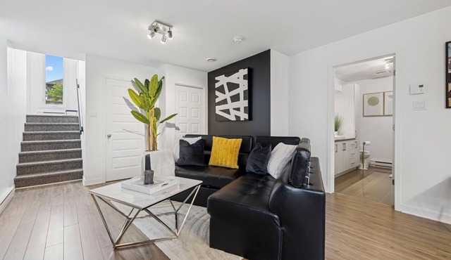 Laval Furnished 1BR + Sofa Bed | Wifi + Utilities | Move-In Ready | 31+ Days