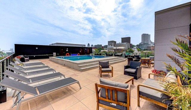 Le Jules-Rooftop Pool