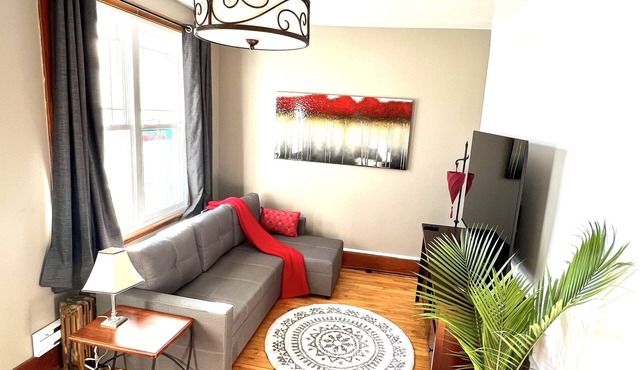 Le Limoileux: Charmant 6 Places au Coeur de Limoilou/Stationnement Disponible