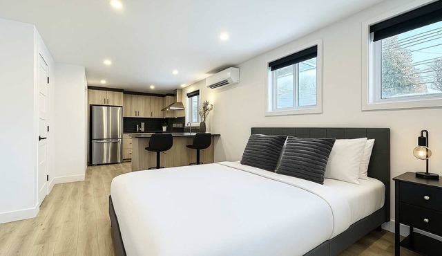 Le Luxueux – with EV Charger (Level 2)