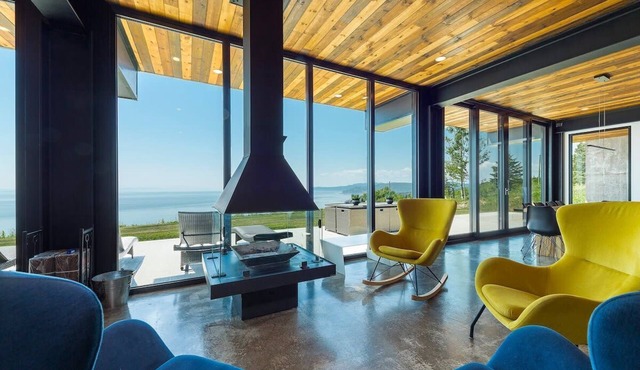 L’Eaurizon | Private Spa & St. Lawrence View