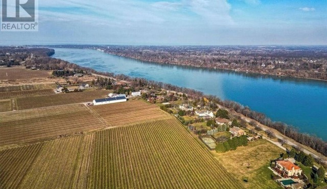 LEVEL B GUEST STAY- THE MOST LUXURIOUS ESTATE IN NIAGARA ON THE LAKE!