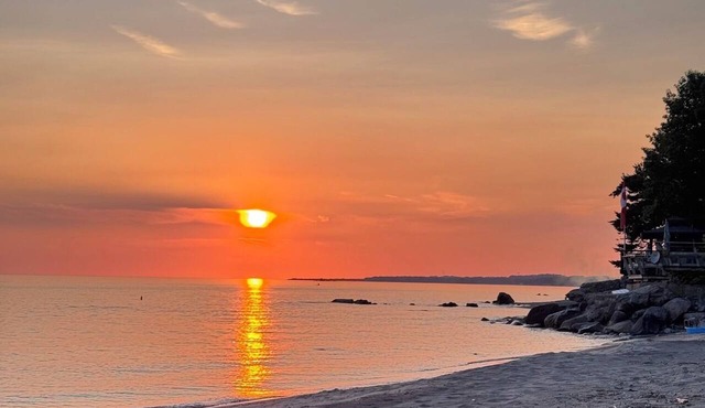 Life's a Beach House -Perfect beachfront vacation rental