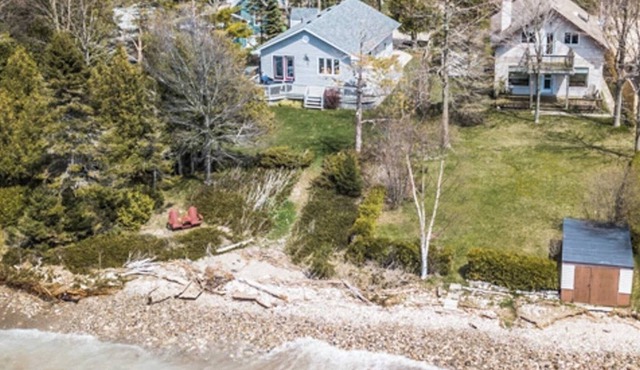 Lighthouse Hideaway️ Serene Lake Views in Goderich