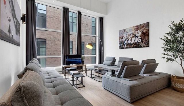 LiV MTL Downtown Montreal Spacious Urban Suites