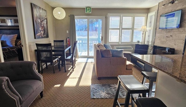 Location! Hillside One Bedroom w/Mtn Views at North Creek Resort, Oversized Deck