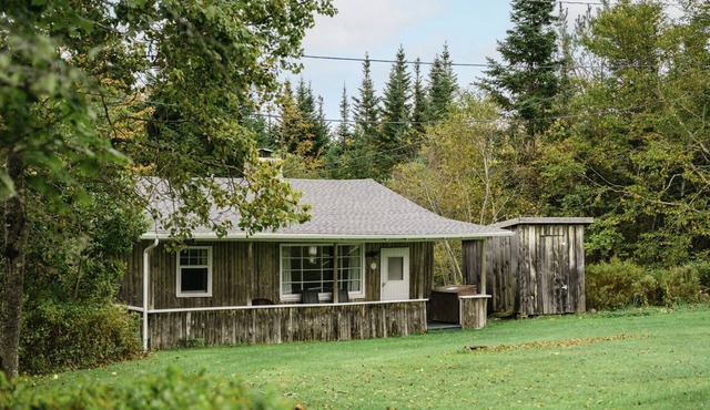 Log Cabin #1 - Hubbards Beach