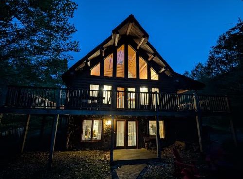 Log Cabin Hot tub near Tremblant