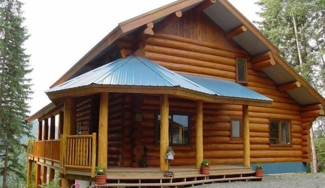 Log Home Retreat on Beautiful Sulphurous Lakefront