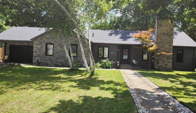 London Ontario (Forest City)house. Preferable location for male guests.