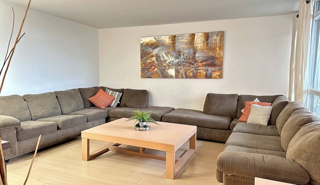 Lovely 3Bedroom corner suite