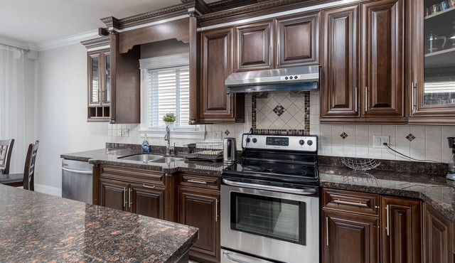 Lovely 5BR House/AC/Up to 11 guests/Langley