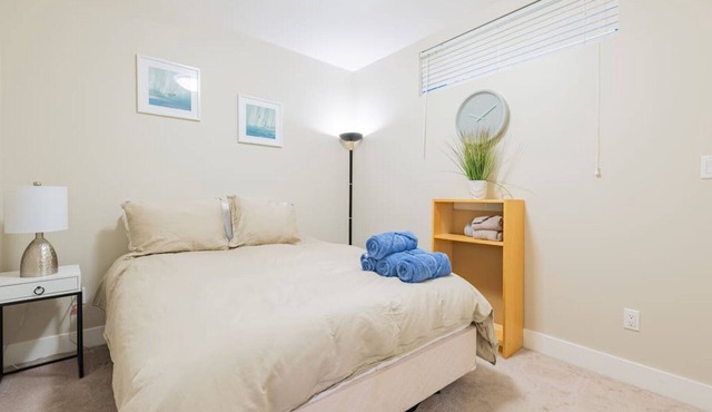 Lovely & Cozy 1BD Basement Suite.