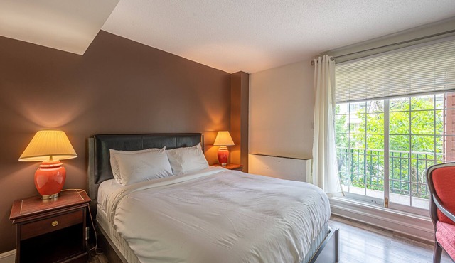 Lovely room close to everything in Saint-sauveur