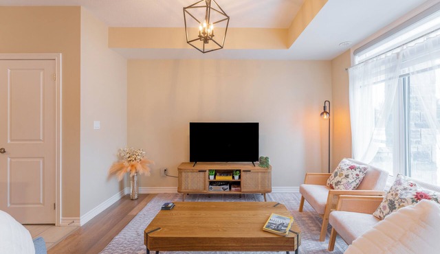 Lux Style | New Town | Pickering | Greater Toronto in Pickering