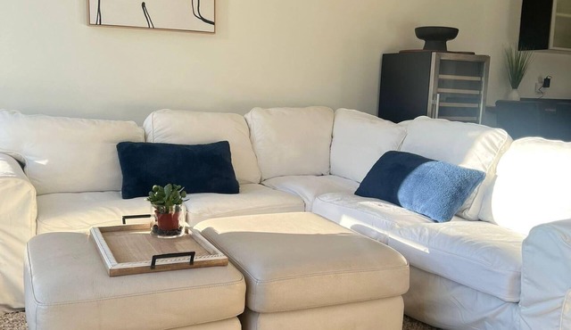 Luxe 2-Bedroom in Lavender Square