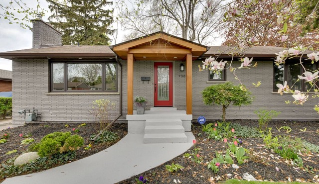 Luxurious and Spacious 4BR Home Near Downtown