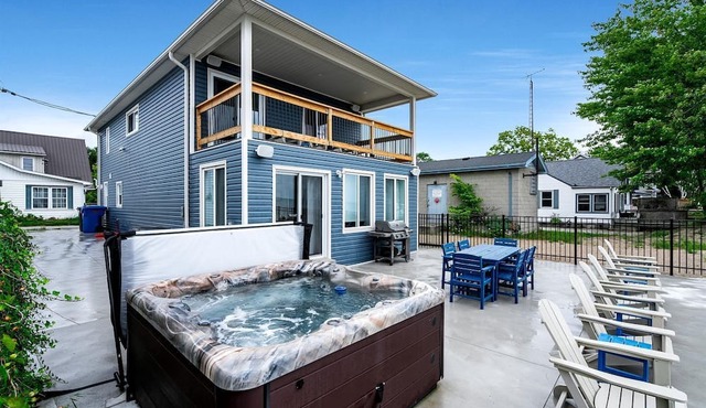 Luxurious Beachfront Rental with Hot-Tub and Yard in Canada