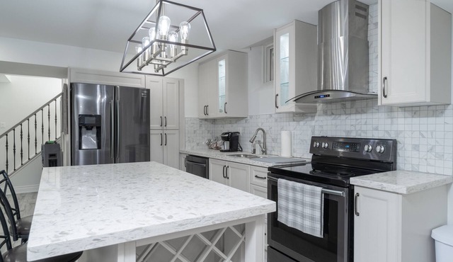Luxurious Bright Basement Apartment!