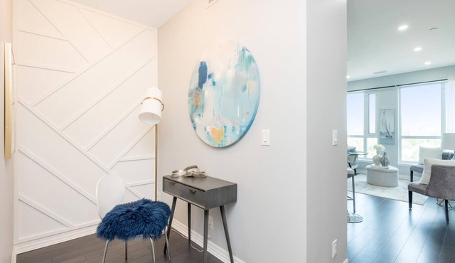 Luxurious condo close to Toronto Airport and casino