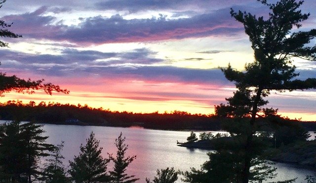 Luxurious cottage for rent on Georgian Bay in Pointe au Baril