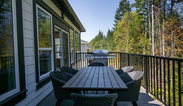 Luxurious Home in Lake Cowichan