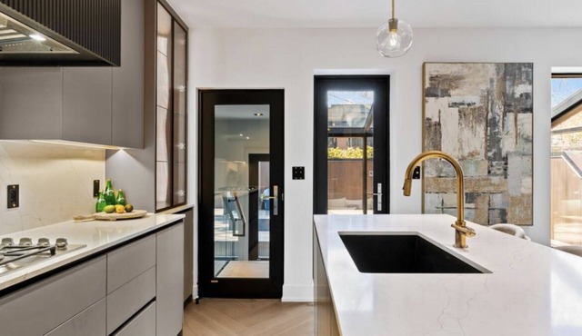 Luxurious Home In The Heart Of Toronto