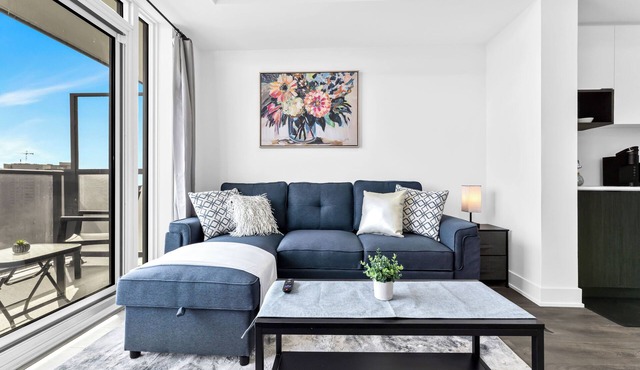 Luxurious new 2Bed 2Bath Condo in DT Core, SQ1, Mississauga City Centre
